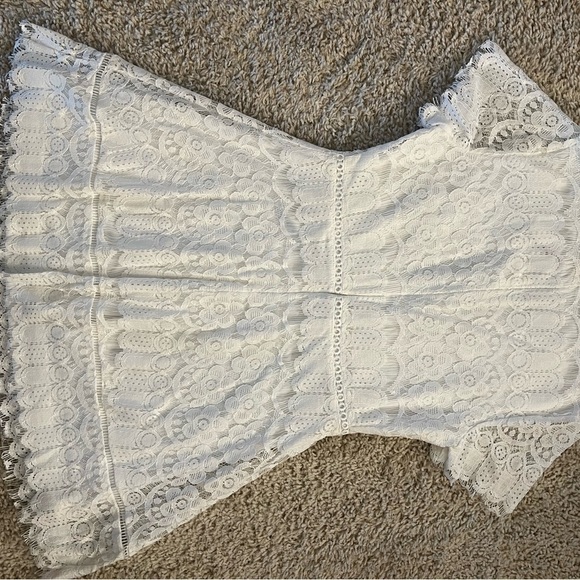 MOONRIVER DRESS SIZE JUNIOR LARGE BEAUTIFUL LACE NWT - Picture 11 of 16